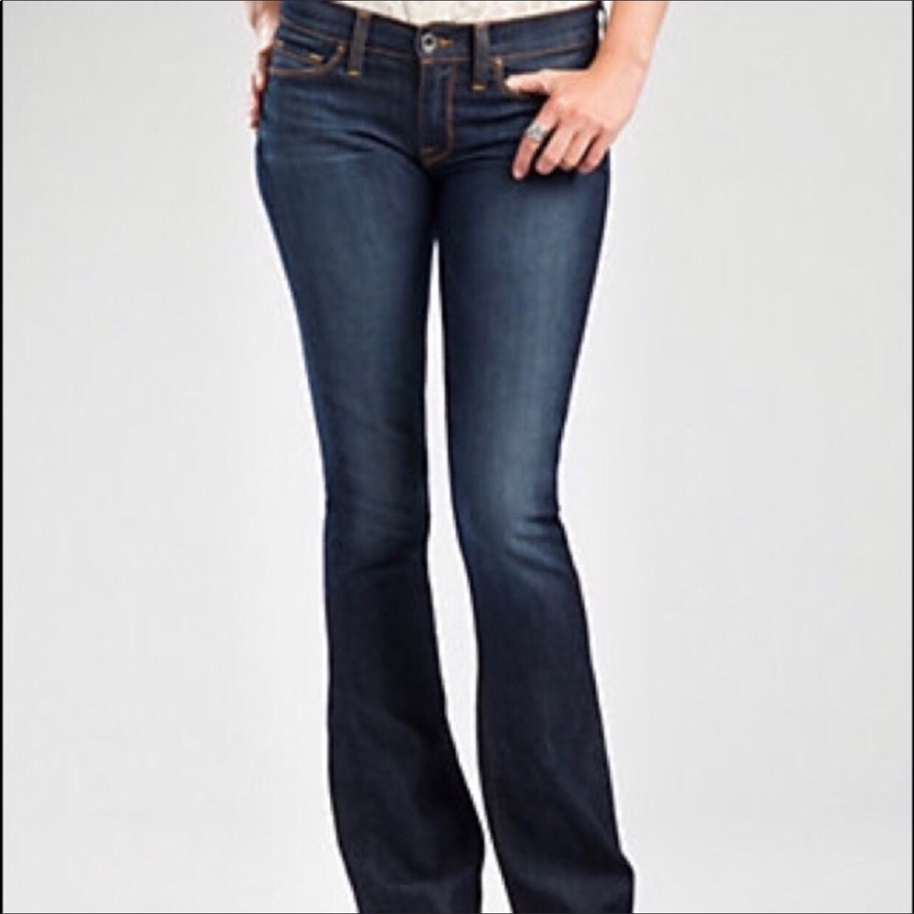 Lucky Brand Medium Wash Sofia Boot Mid Rise 28/6